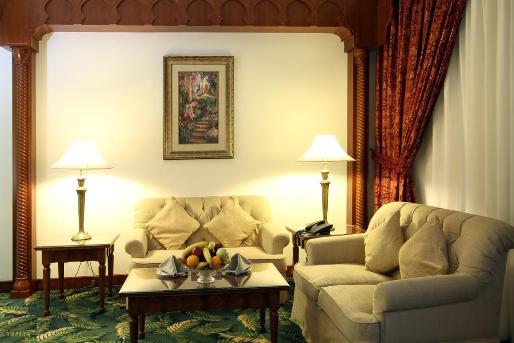 Ramada Madinah Al Hamra Hotel Medina Exterior photo